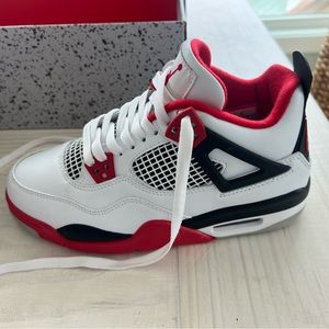 Jordan 4 Retro size 5.5